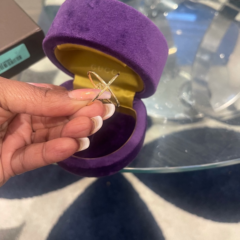18k yellow gold Gucci brand new x shaped fully encrusted with faceted diamonds - Picture 2 of 6